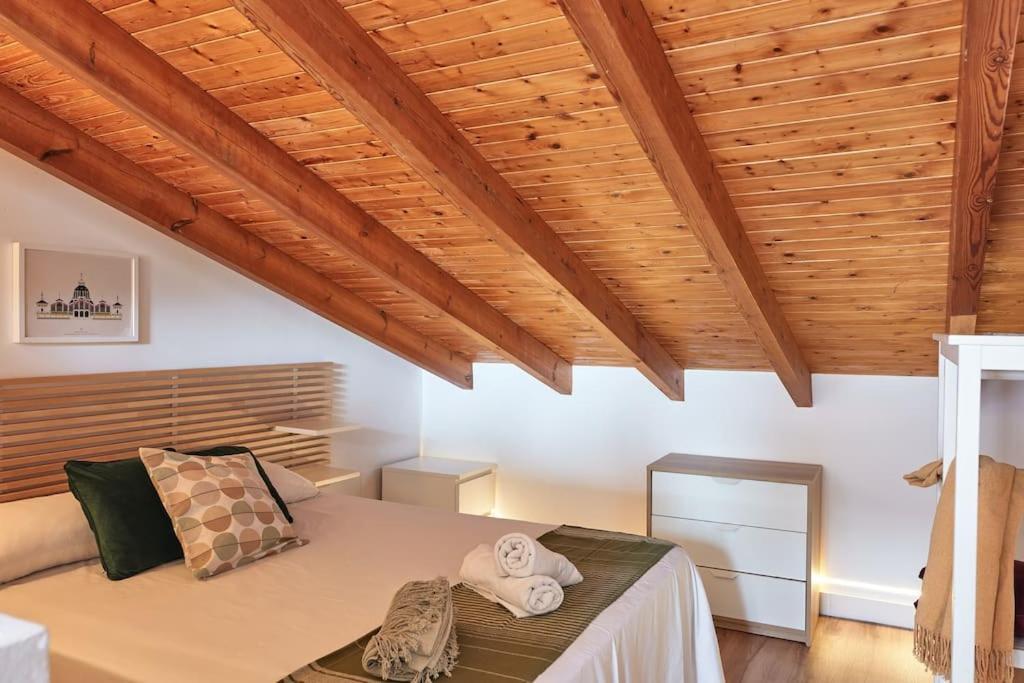 Sunny Cozy Penthouse With A Terrace At Plaza Del Carmen Apartment Valencia Exterior photo